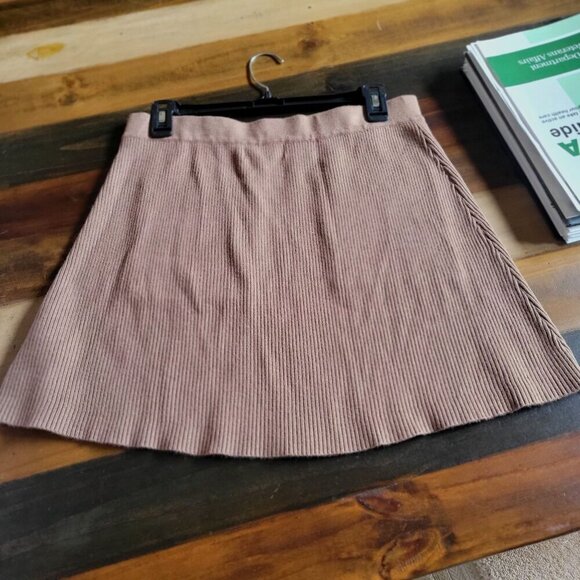 En Saison Womens Ribbed Knit Pocket Mini A Line pull on Skirts- L - Picture 2 of 6